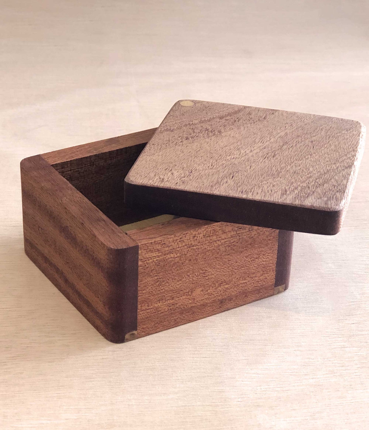 Make a Hardwood Keepsake Box