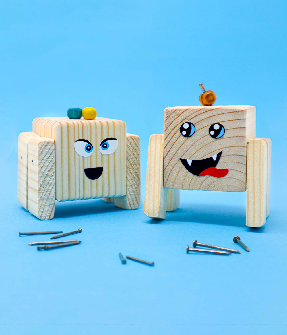 Beginner woodworking project set for kids - make two critters and learn how to use a hammer and nails with the Ash & Co Young Woodworkers educational woodwork kit for kids