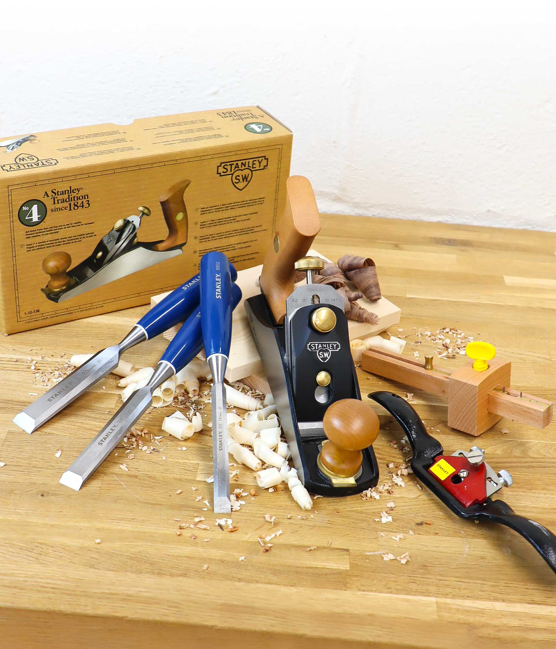 The Ash & Co Ultimate Beginners Woodworking Tool Set - Stage Two - Learn woodworking skills with a great tool set including hand plane, chisels, spokeshave and marking gauge