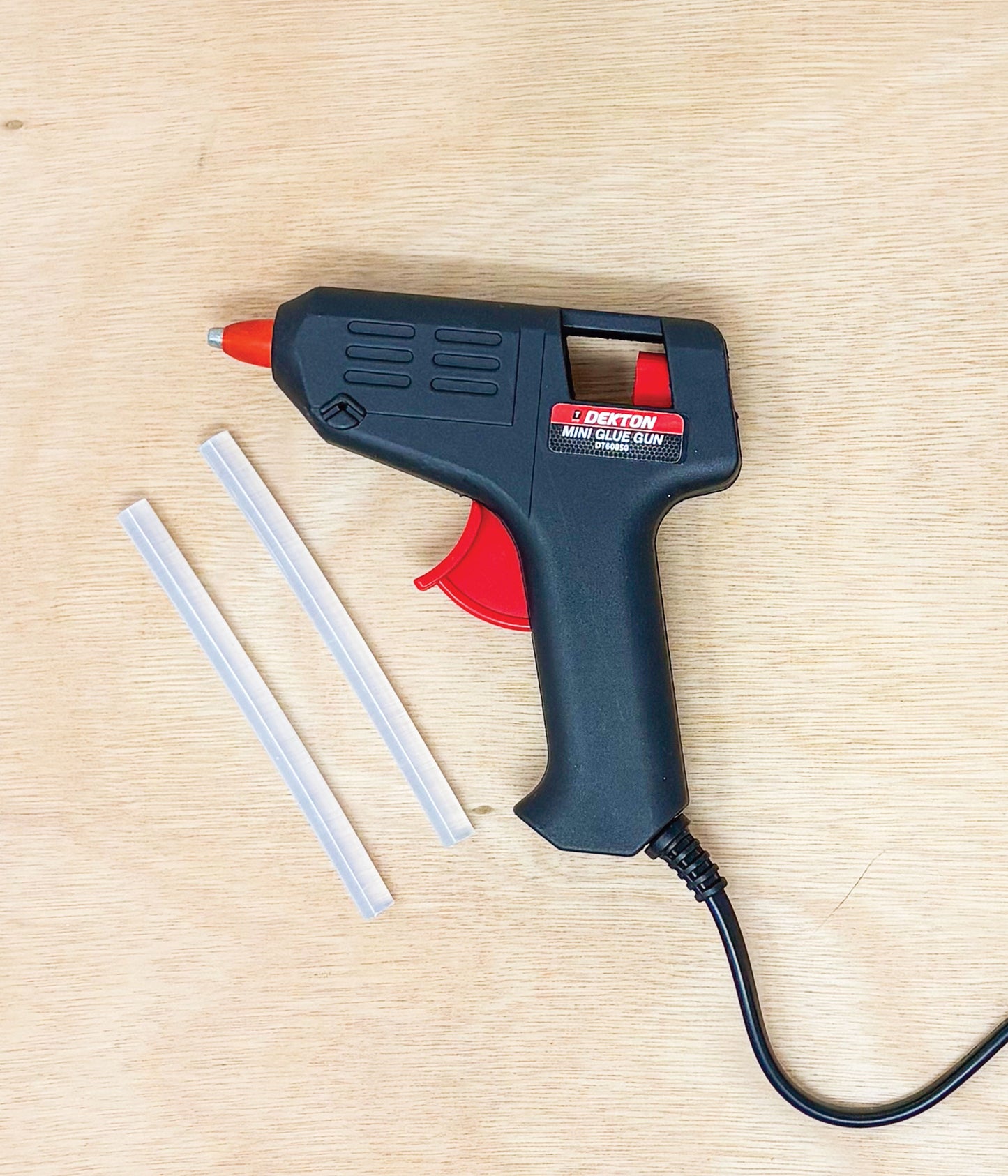 10W Hot Glue with two glue sticks in the Ash and Co Mini Maker Tool Set