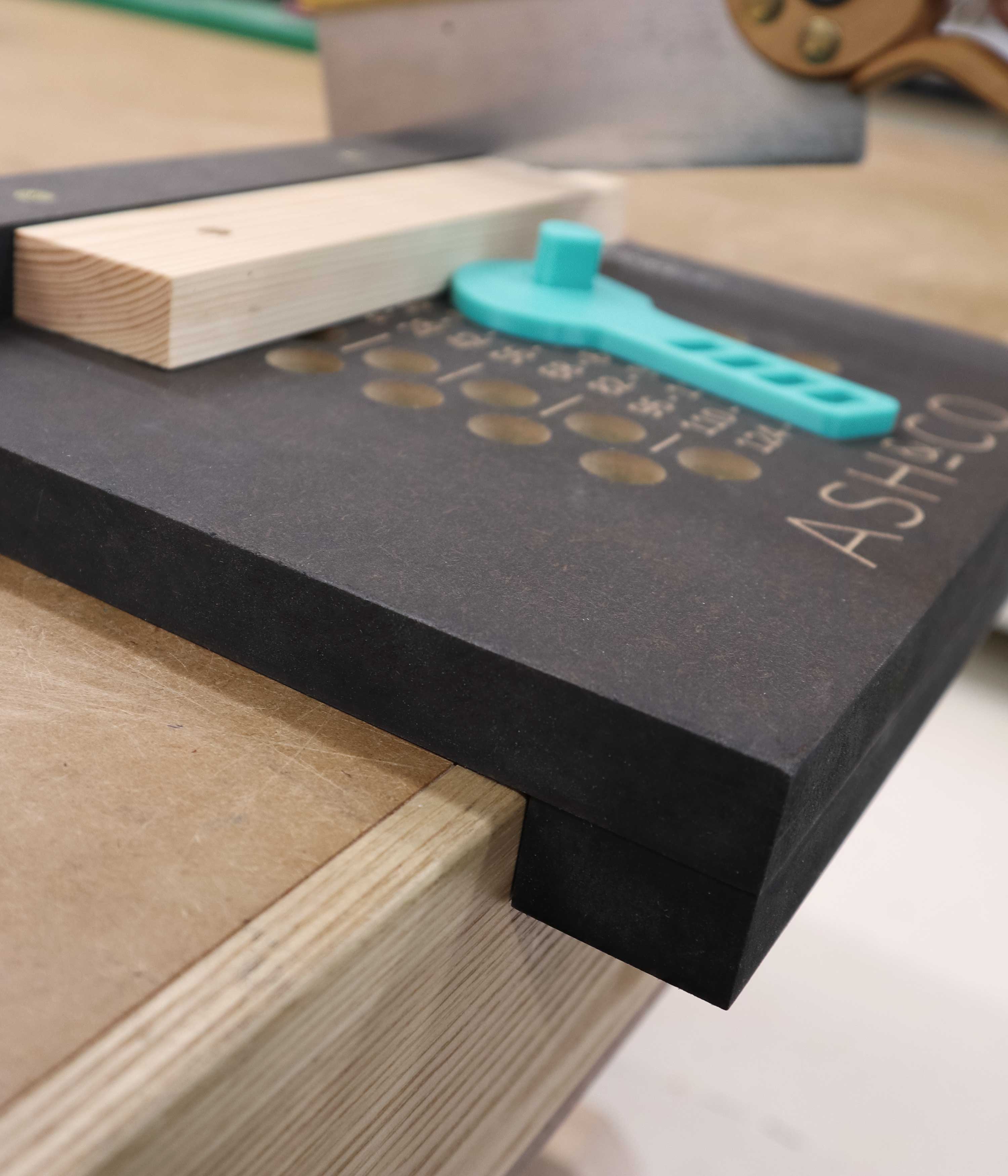 Bench Gook Clever Bench Hook with Cam Clamp – Ash & Co. Workshops