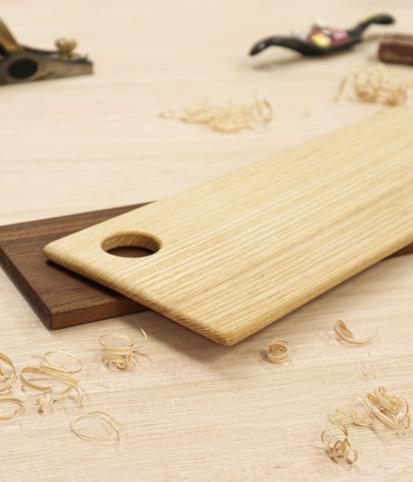 Make a solid hardwood cheese board beginners woodworking course in Hampshire UK